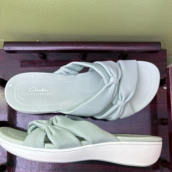 Clarks Women's Light Green Slide Slippers - Picture 9 of 9